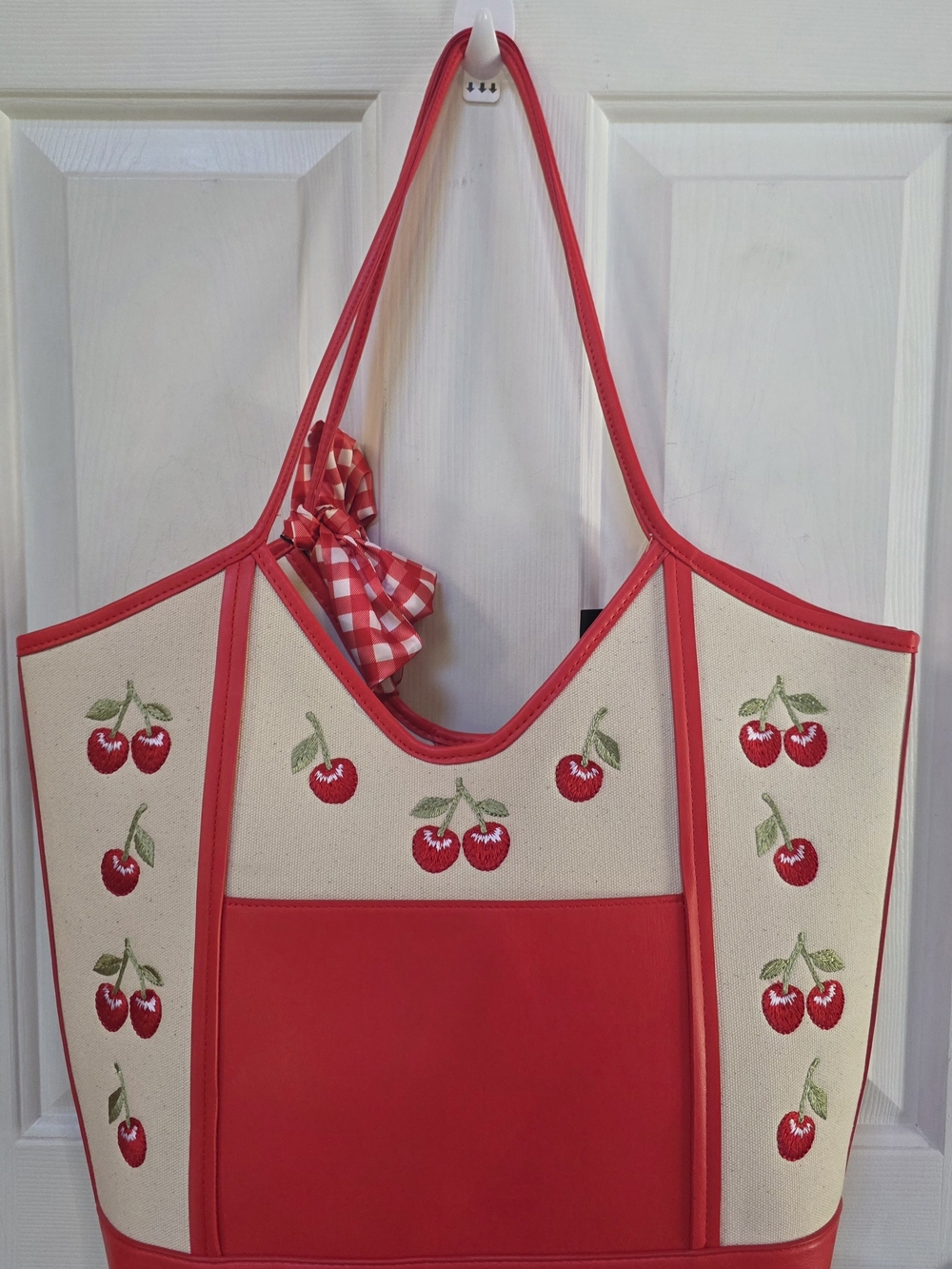 Steve Madden (The Viral Bag) Cream Canvas Cherry Tote with Red Trim NWT - Picture 2 of 3
